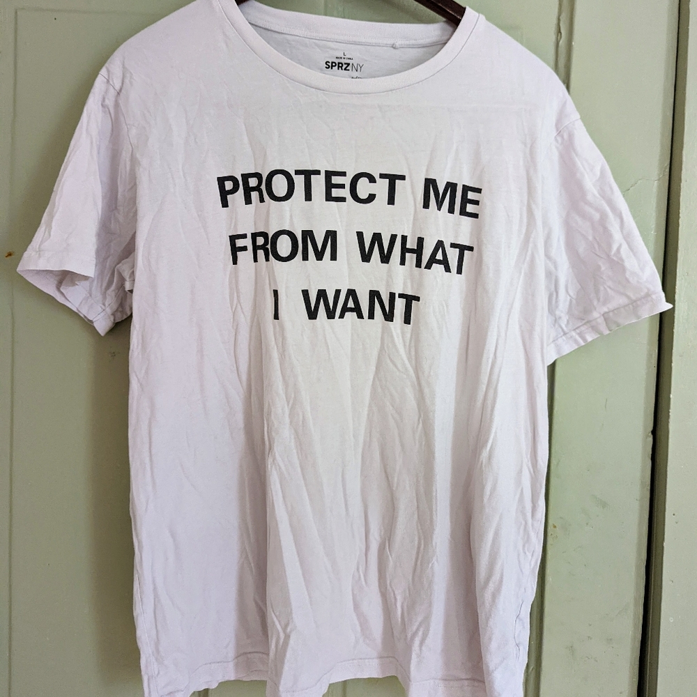 Jenny Holzer MoMA Uniqlo Slogan T-Shirt